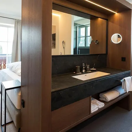 Boutique Hotel Aichinger Отель Нусдорф-ам-Аттерзее