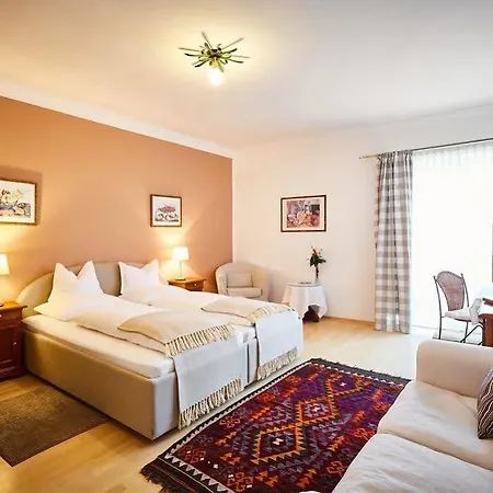 Отель Boutique Hotel Aichinger Нусдорф-ам-Аттерзее